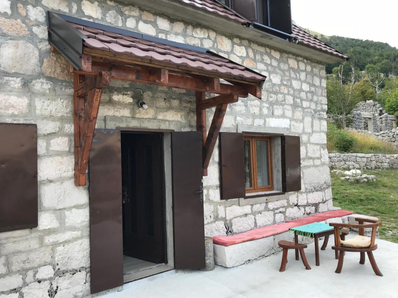 Lovcen Holiday Home 采蒂涅 外观 照片